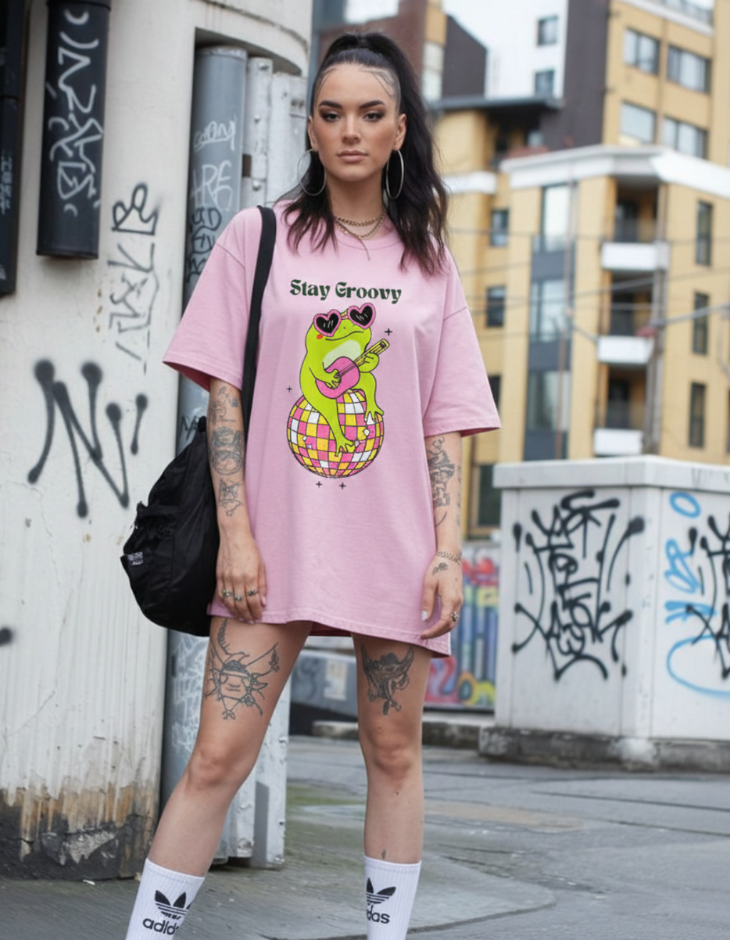 STAY GROOVY OVERSIZED T-SHIRT