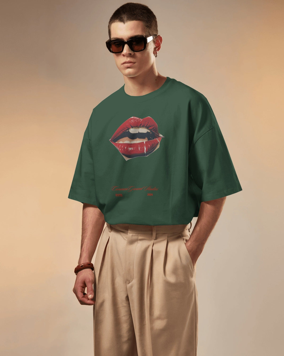 HOT LIPS OVERSIZED T-SHIRT